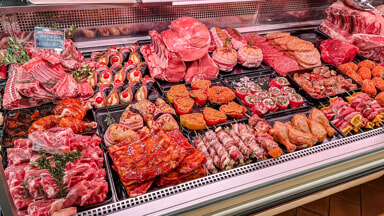 Nella cascina fuori Milano il macellaio creativo che lavora la carne come un pasticciere