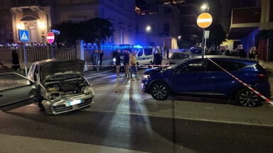 Schianto frontale sul lungomare, due feriti gravi [FOTO]