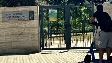 Troppi curiosi dopo l'omicidio, il Comune chiude il parco Baden Powell