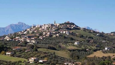Opposizione all'attacco sugli eventi estivi a Citt&agrave; Sant'Angelo: "Cartellone raffazzonato e a rate, tutto a spese dei cittadini"
