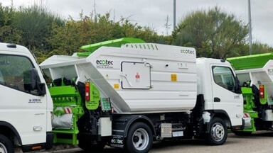 "Ho i rifiuti ingombranti davanti a casa ma al numero di Ambiente nessuno risponde", la segnalazione di un cittadino