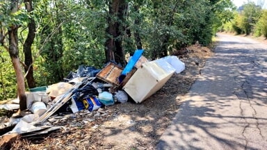 Discarica abusiva in Strada Colle Pizzuto, i residenti esasperati: &ldquo;Non basta la rimozione, serve una soluzione definitiva&rdquo; [FOTO]