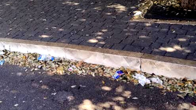 La segnalazione di un residente: "Degrado e sporcizia in via della Fornace Bizzarri"