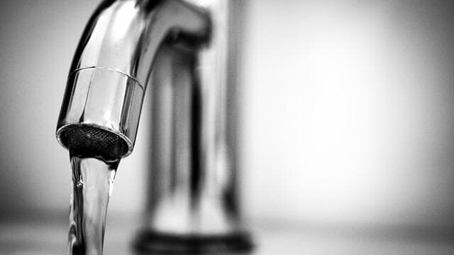 Come consumare meno acqua in estate: il vademecum