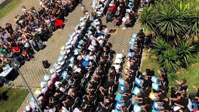 Pittura sensoriale: il progetto per una scuola inclusiva ha coinvolto docenti e alunni del Vittorio Colonna