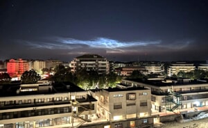 La segnalazione di un lettore: "Nel cielo pescarese il raro e suggestivo fenomeno delle nubi nottilucenti"