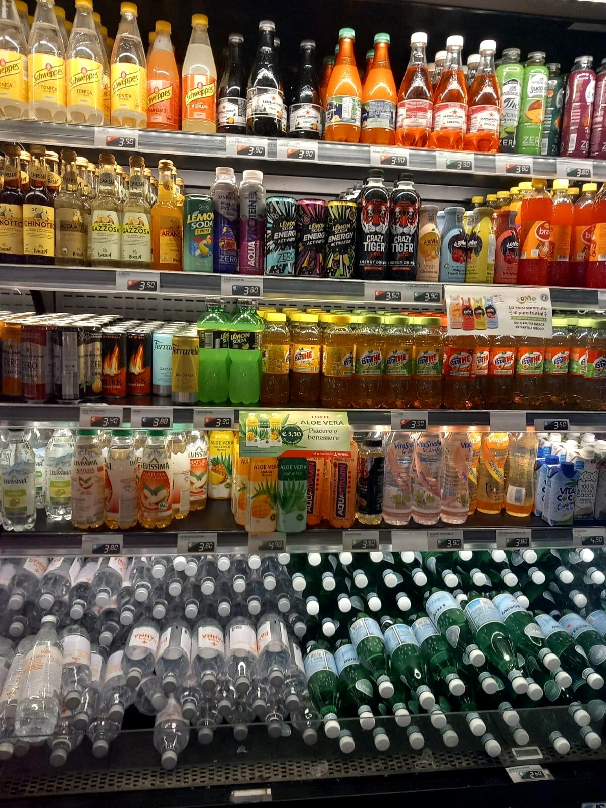 Prezzi bibite e acqua in autostrada