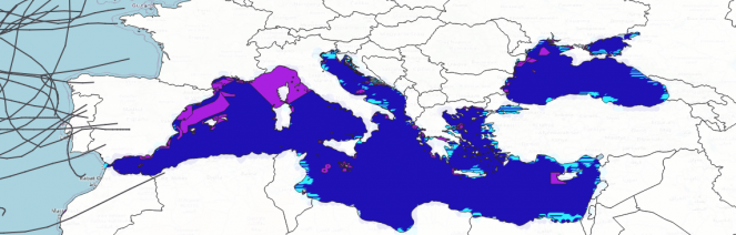 Analisi delle possibili aree per installazione di solare galleggiante nel Mediterraneo (in azzurro quelle pi&ugrave; adatte)