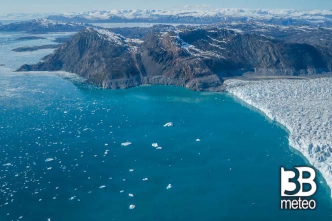 Sorvolo sopra il fiordo