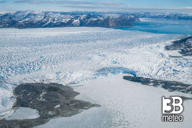 Sorvolo sopra il fiordo