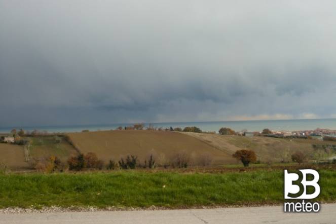Temporale nevoso, spettacolo adriatico lake effect